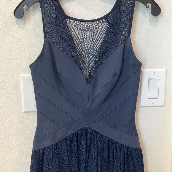 Women’s BCBG dress • size: 2 • so flattering! - Picture 2 of 6